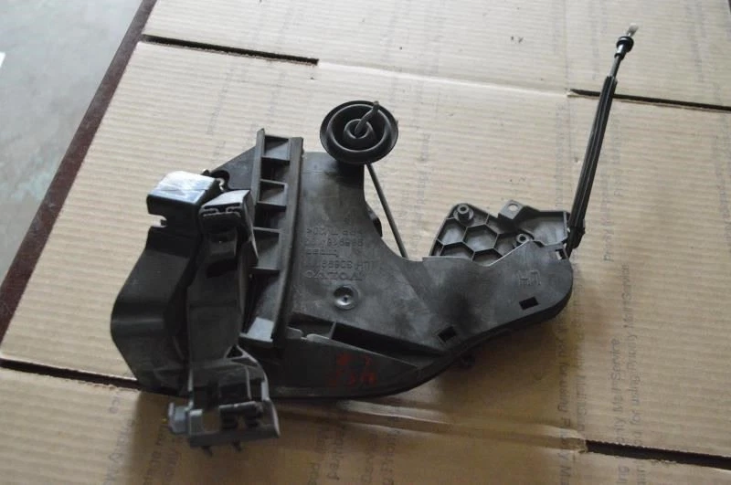 Volvo S40 2005 2006 2007 2008 2009 2010 2011 puerta trasera izquierda pestillo cerradura actuador Foto 1 de 4