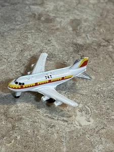 Micro Machines Boeing 747 Airplane Passenger Aircraft - Picture 1 of 8