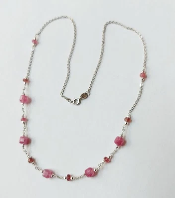 Collana in argento 925 rodiata con cubi di tormalina rosa naturale e sfaccettata - Immagine 1 di 4