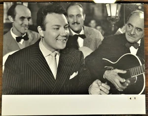 ORIGINALES SZENENFOTO GUAGLIONE 56 TERENCE HILL CLAUDIO VILLA DORIAN GRAY - Bild 1 von 2