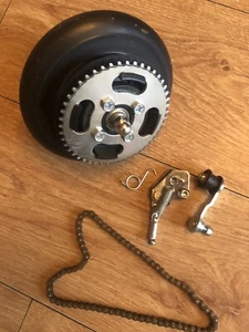 Razor E100 Back Wheel with Stand, Chain + Tensioner. - Picture 1 of 8