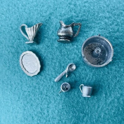 Antiga casa de bonecas cozinha miniaturas canecas jarro de metal panela colher de sorvete - Imagem 1 de 4