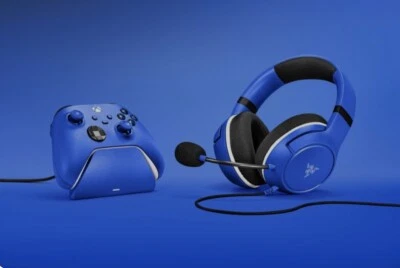 Razer Essential Duo Bundle Designed For Xbox SHOCK BLUE - Image 1 of 2