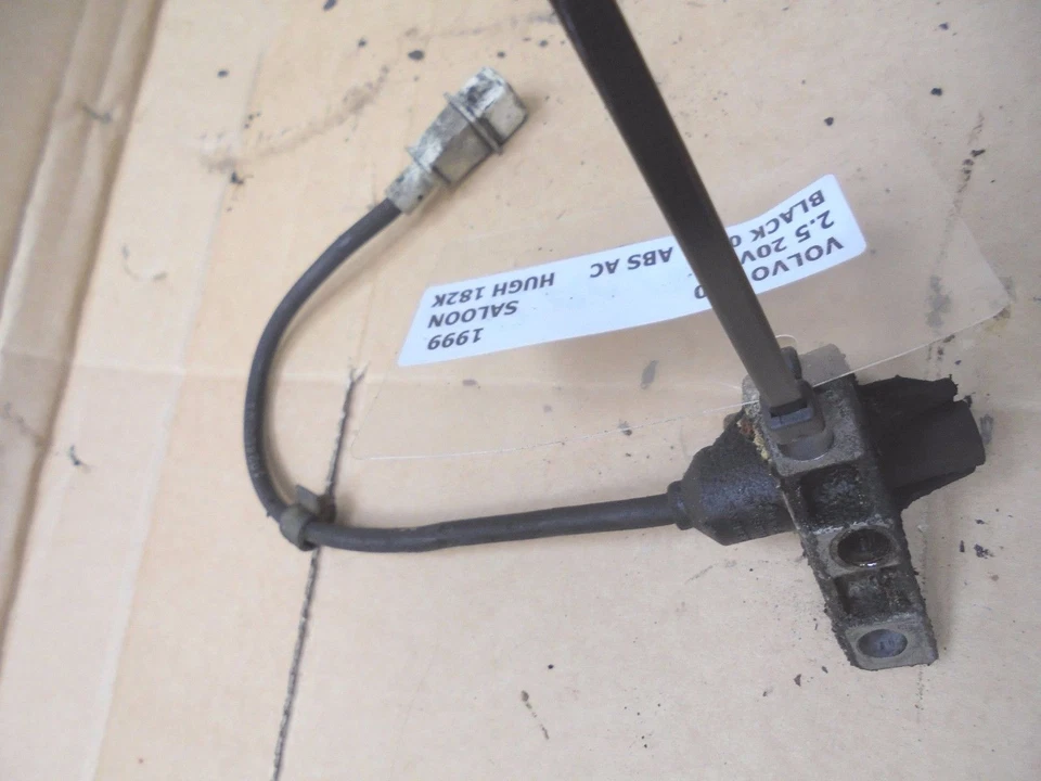 VOLVO S70 1999 2.5 10V CRANKSHAFT SENSOR - Image 1 of 1