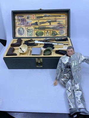 VINTAGE 1964 12" GI JOE W/ FOOTLOCKER & ACCESSORIES Plus Extras Lot Papers Orgin - Image 1 of 4