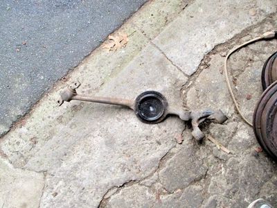 Brazo de apoyo de rueda inferior delantero izquierdo Packard 1703 1938 1939 Foto 1 de 2