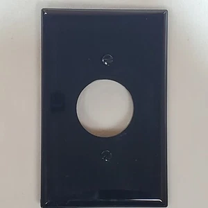 Black Round 1.40" 1-Gang Single Receptacle Outlet Wallplate Cover Cooper PJ7BK - Picture 1 of 6