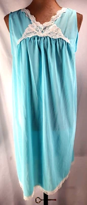 De Colección Barbiecore Nightie Robin's Egg AZUL Blanco Encaje GRANDE Nylon SUAVE AÑOS 60 SIN USAR Foto 1 de 4