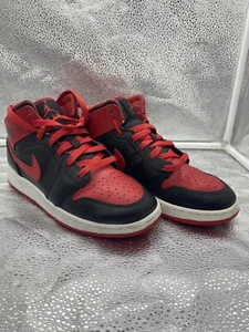 Nike Air Jordan 1 Mid Shoes 'Alternate Bred' GS Black Red DQ8423-060 Size 5Y - Picture 1 of 14