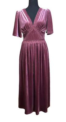 Vestido Babydoll de Terciopelo Zilcremo Ajuste y Acampanado Midi Talla Mediana Romántico Coqueta Foto 1 de 4