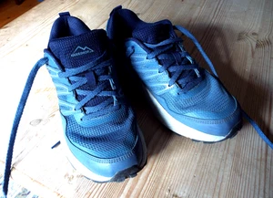 Ladies Karrimor Caracal Trainers in blue, size 6 (39) - Picture 1 of 6