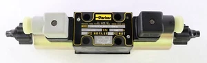 New D1VW2CNJPFP75XB108 Parker Solenoid Directional Control Valve 24VDC - Picture 1 of 5