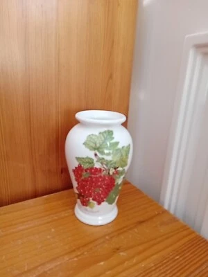 Portmerion Pomona Vase - Red Currant 14cm Tall - lovely condition - Image 1 of 4