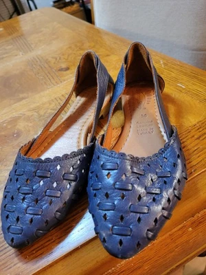 Navy Blue Weaved Leather Shallow Toe Dressy Flats By Spring Step. EU36/US Sz 5.5 - Image 1 of 4