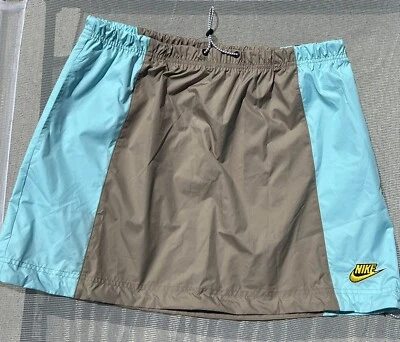 CU5985-342 | Mujer’s Grande | Nike NSW Icon Clash Ropa Deportiva Falda Tejida | Foto 1 de 4