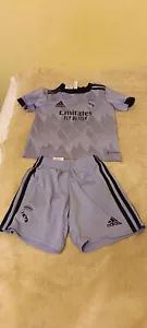 Adidas Real Madrid FC Auswärts Fußball Set 2022/23 Jungen 4–5 Jahre - Bild 1 von 18