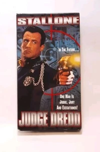 Judge Dredd VHS 1995 Sylvester Stallone Action Sci-Fi - Picture 1 of 3