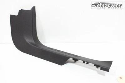 2018-2024 CHEVROLET EQUINOX TAMPA DE ACABAMENTO PLACA DE ARRANHÃO PEITORIL DA PORTA DIANTEIRA DIREITA FABRICANTE DE EQUIPAMENTO ORIGINAL - Imagem 1 de 4