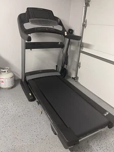 NordicTrack 2450 commercial Treadmills - Picture 1 of 11