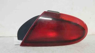 Conjunto de luz trasera derecha 95 96 97 98 99 PONTIAC SUNFIRE 2 puertas Qtr Pnl mnted Rh Foto 1 de 4