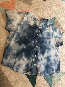Blusa Rozzetti Vintage Años 90 Personalizada Corbata Teñida Azul Ojales Vieiras Abotonada - Imagen 1 de 4