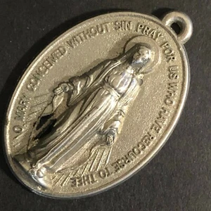 Vintage 39mm Kunststoff Maria - Born Without Sin - Pray for Us Anhänger / Medaille - Bild 1 von 4