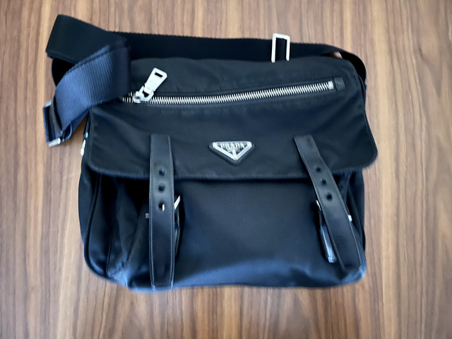 Prada Messenger Bag Nylon – l'Étoile de Saint Honoré