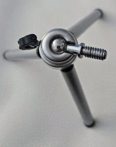 Mini compact/ tabletop tripod with adjustable legs. - Picture 1 of 3