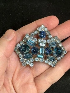 Shoe Clip Blue Rhinestone Vintage Shoe Clips M-6773 BROKEN FOR PARTS - Picture 1 of 3