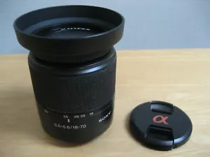 Sony DT 3.5-5.6/18-70 Camera Lens & Sony SH0006 Hood Shade *Untested* - Picture 1 of 7