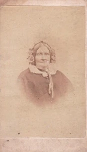 CDV - Mujer mayor desconocida, H T Reed, Tottenham Court Road, Londres - Imagen 1 de 2