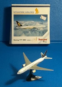 Herpa 1:500 - Boeing 777-200 Jubilee 50th Anniv. - Singapore Airlines - 511124 - Foto 1 di 13