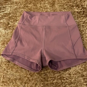 Lululemon In Movement Shorts Women's Size 6 Everlux Pink Yoga High Rise Mini Gym - Picture 1 of 5