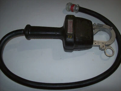 BRAÇADEIRA TESTADORA ELÉTRICA GERAL DE ALTA TENSÃO, 15 kV, nº 50-233390APAA2 - Imagem 1 de 4