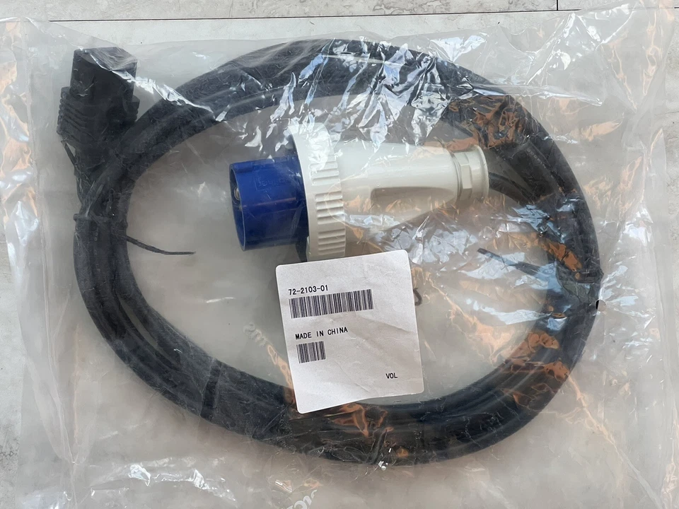 Cisco 72-2103-01 CAB-AC-2500W-INT 20A 13FT Shielded Power Cable IEC309 To C19 - Image 1 of 1