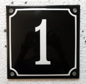 HOUSE NUMBER 1, CLASSIC ENAMEL SIGN. WHITE No.1 ON A BLACK BACKGROUND. 16x16cm. - Picture 1 of 1