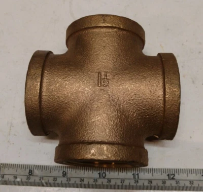 New Brass Female Pipe Cross 1-1/2" NPT - Image 1 of 3