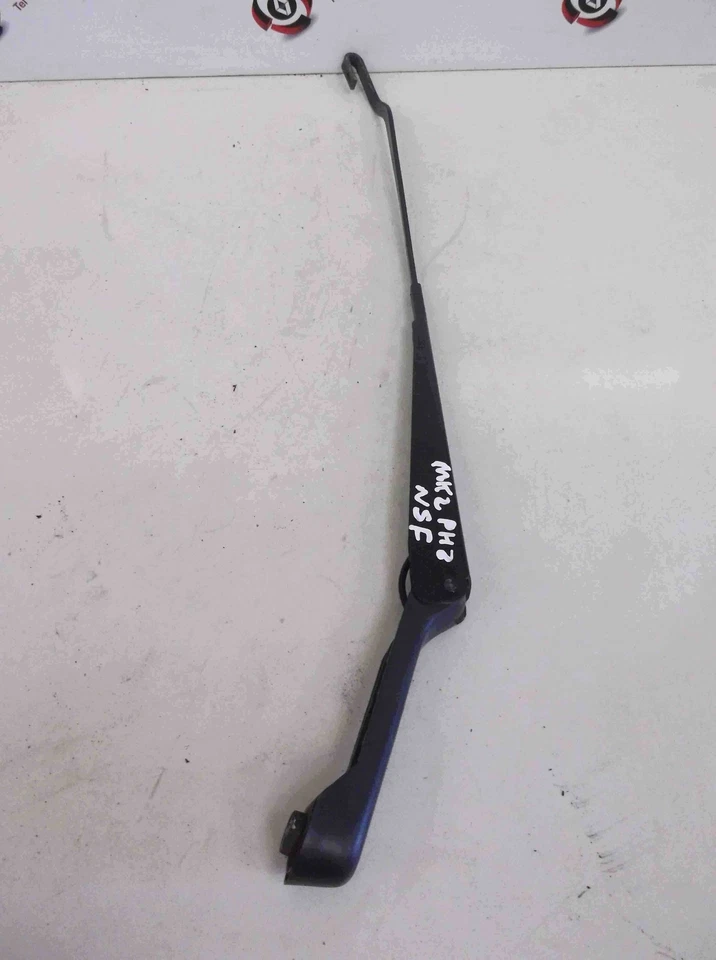 Renault Clio MK2 2001-2006 Passenger NSF Front Wiper Arm 7700847571 8200275811 - Image 1 of 2
