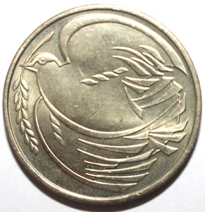 British Two Pounds Coin 1995 KM# 970 Britain UK QEII 50th End World War II 2 - Picture 1 of 2