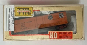 Train Miniature HO Scale Kit #113904 Pacific Fruit Express 40’ Plug Door Reefer - Picture 1 of 4