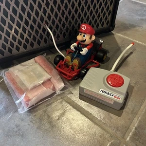 Giocattolo Vintage Mario Kart Nikko Mario RC Japan TESTATO FUNZIONANTE - Foto 1 di 3
