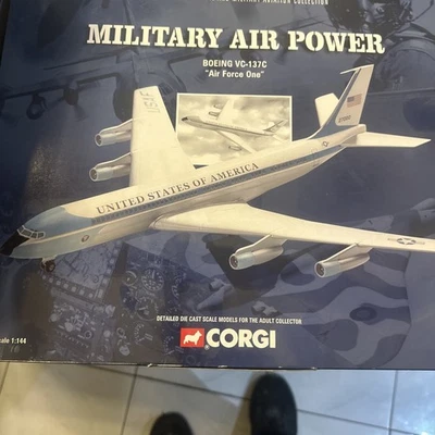 Corgi  Aviation Archive 1/144 Diecast AA32901 - Boeing VC-137C Air Force One - Image 1 of 4