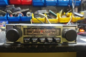 Oldtimer BLAUPUNKT FRANKFURT autoradio 6 Volt - 12 Volt umschaltbar - Bild 1 von 8