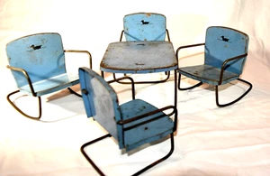 Vintage MCM Blech Metall Spielzeug/Puppe Terrassentisch und Stühle 5 Teile Tolle gebrauchte Patina - Bild 1 von 11