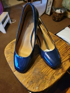 Blue Patent Leather Pumps Size 8 By Heel the World - Picture 1 of 5