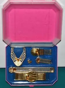 VINTAGE 1986 BARBIE -UNUSED BUT OUT OF BOX- MATTEL JEWEL SECRETS GOLD COLLECTION - Bild 1 von 4
