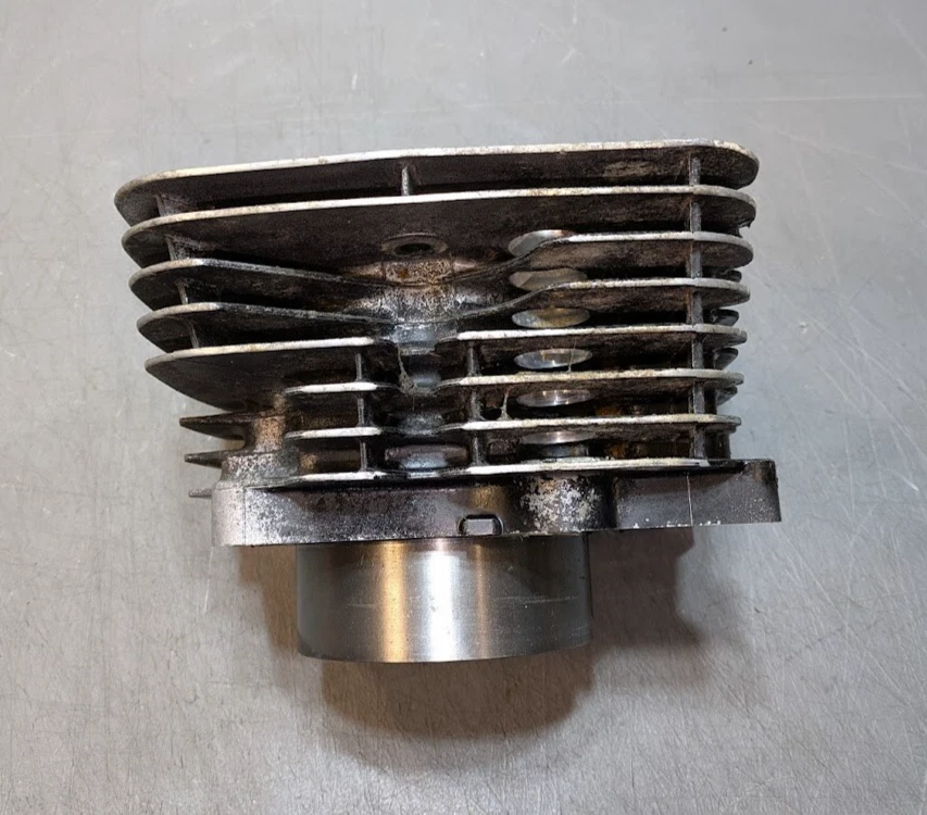 Yamaha XT550 Cylinder - Image 1 of 4