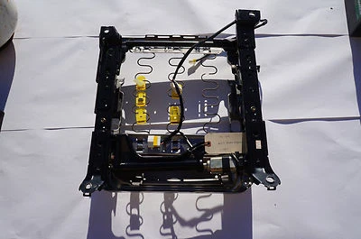 03-04 INFINITI G35 COUPE FRONT PASSENGER RIGHT SEAT TRACK X1281 - Image 1 of 4