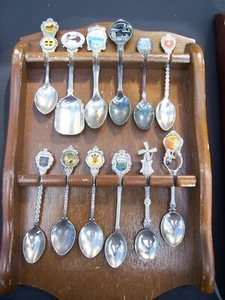 Souvenir Spoons JOB LOT SUIT COLLECTORS APPROX 90 DIFFERENT SOME REAR SOME BOXED - Picture 1 of 11