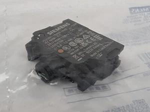 Siemens 3SU1401-1BH00-1AA0 Modulo LED ambra 22 mm 24-240 V AC/DC terminale a vite NUOVO - Foto 1 di 14